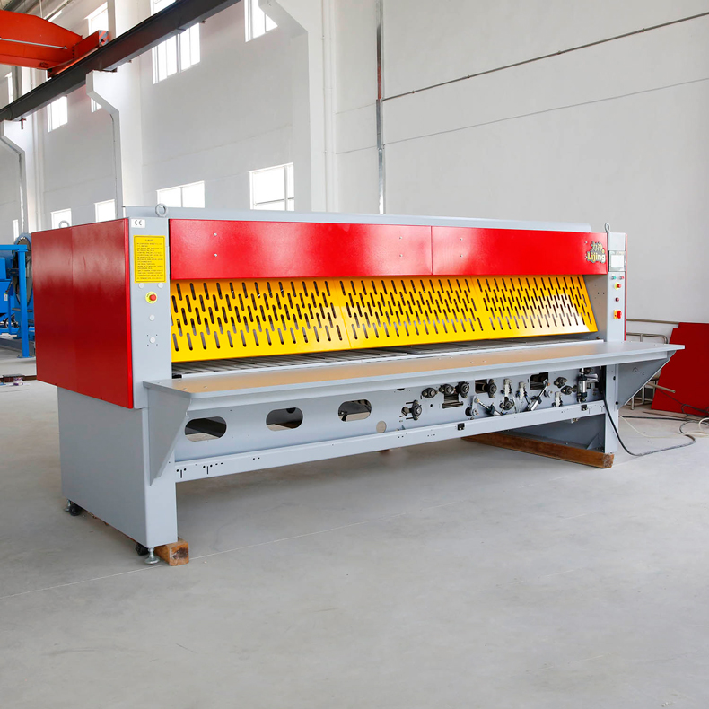 
		布草折叠机是有哪些结构组成？
		